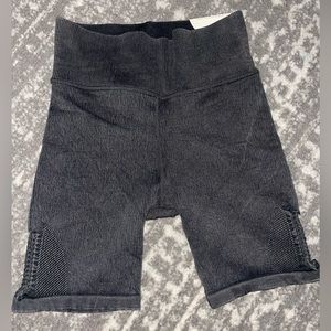 NWT Offline by Aerie Ribbed High Rise 7 inch inseam